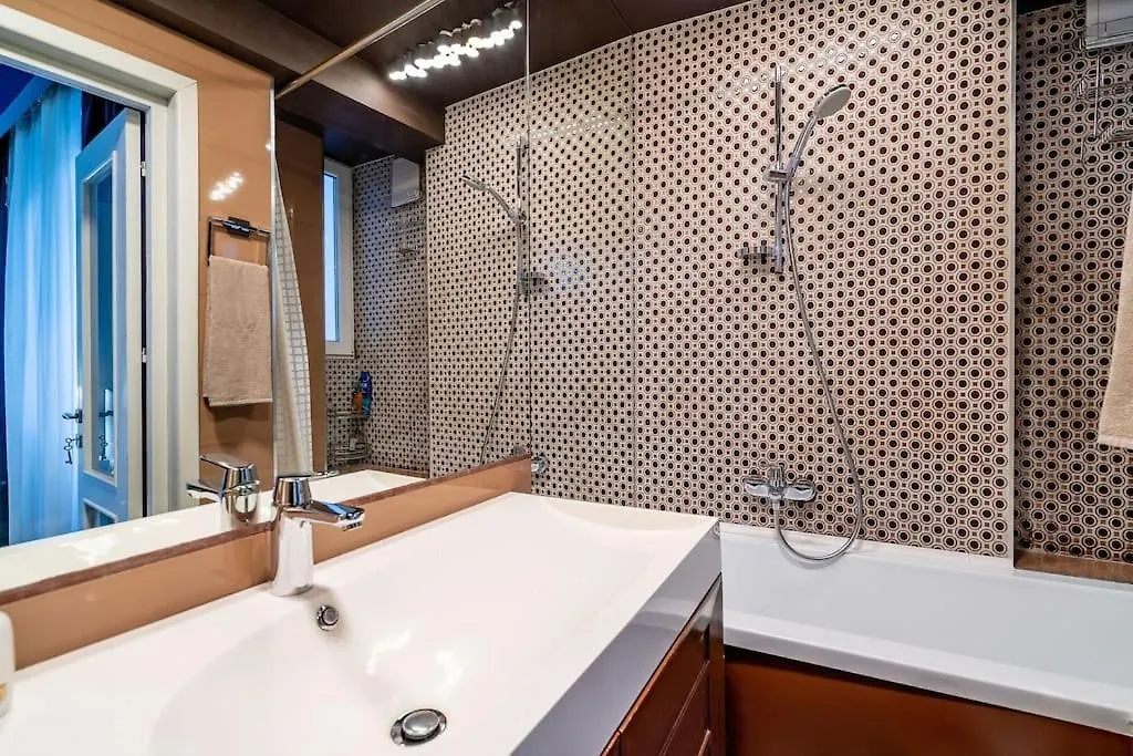 Modern - Central Apartment Bucharest